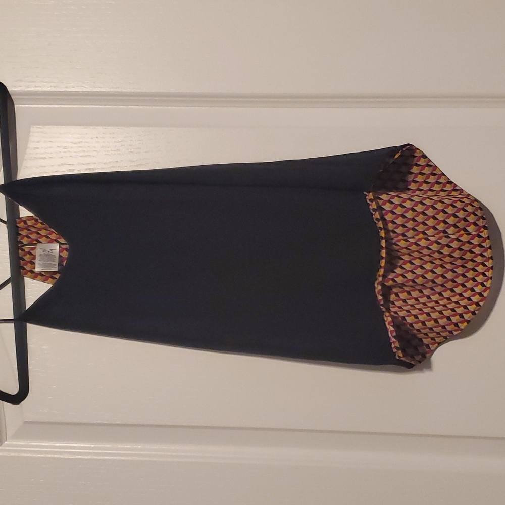 Express Reversable Tank Top - Picture 2 of 3